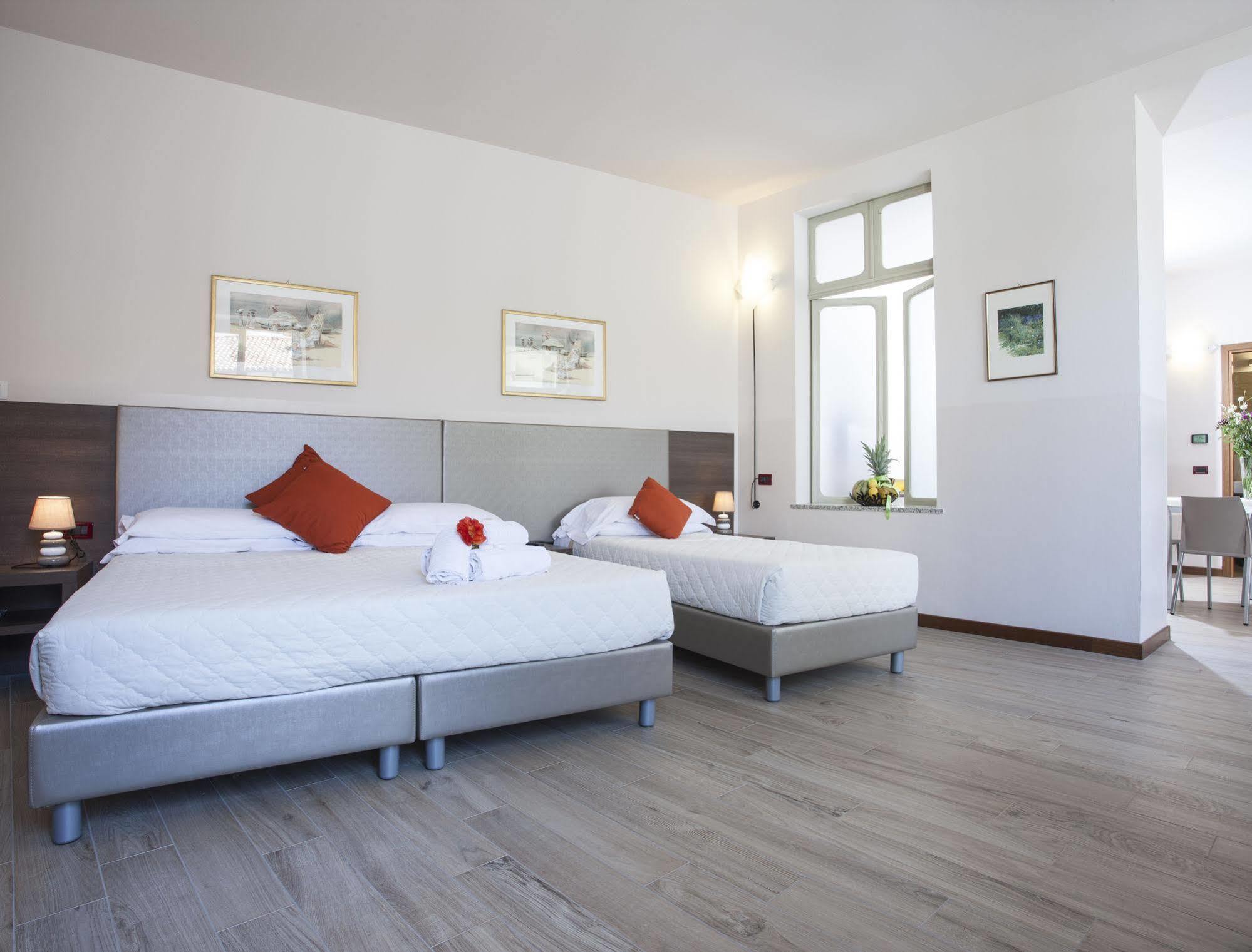 Residence Caffe Savona Альба Екстер'єр фото