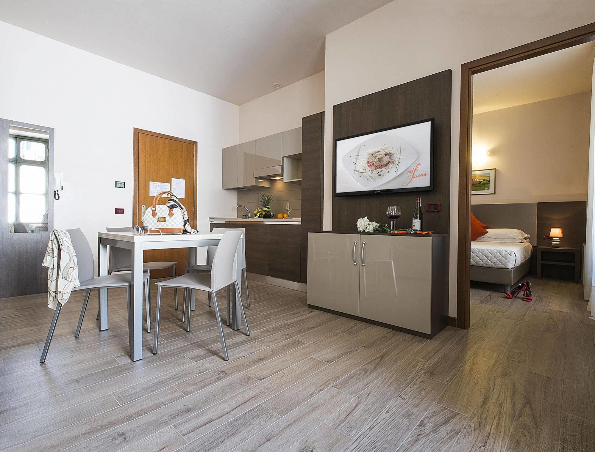 Residence Caffe Savona Альба Екстер'єр фото