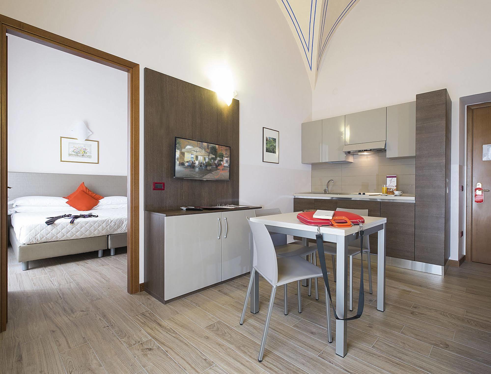 Residence Caffe Savona Альба Екстер'єр фото