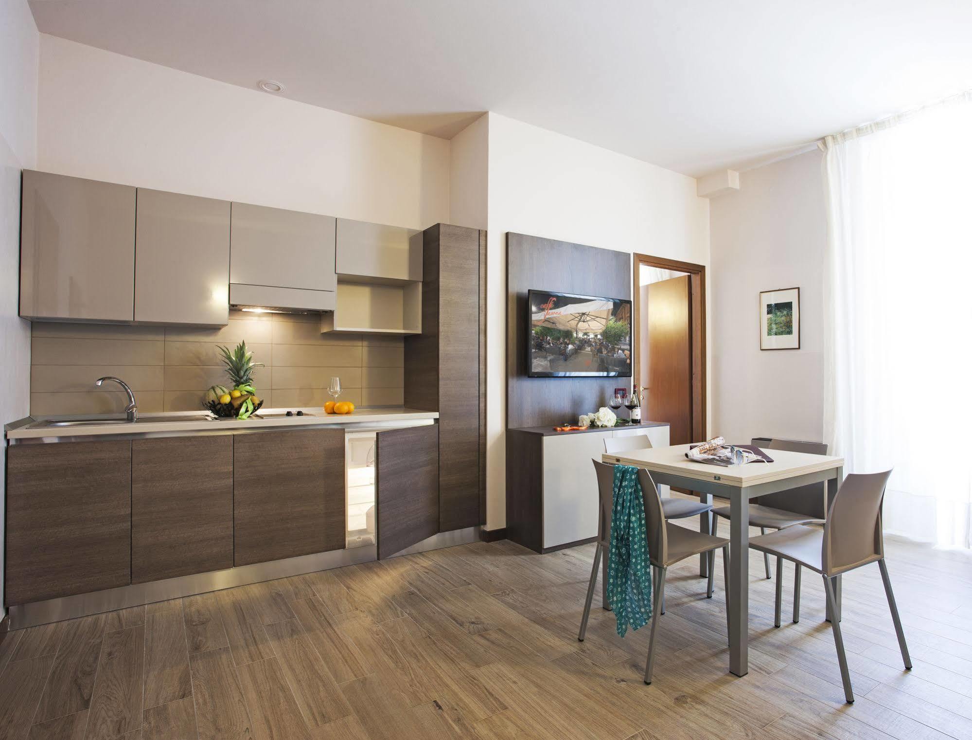 Residence Caffe Savona Альба Екстер'єр фото