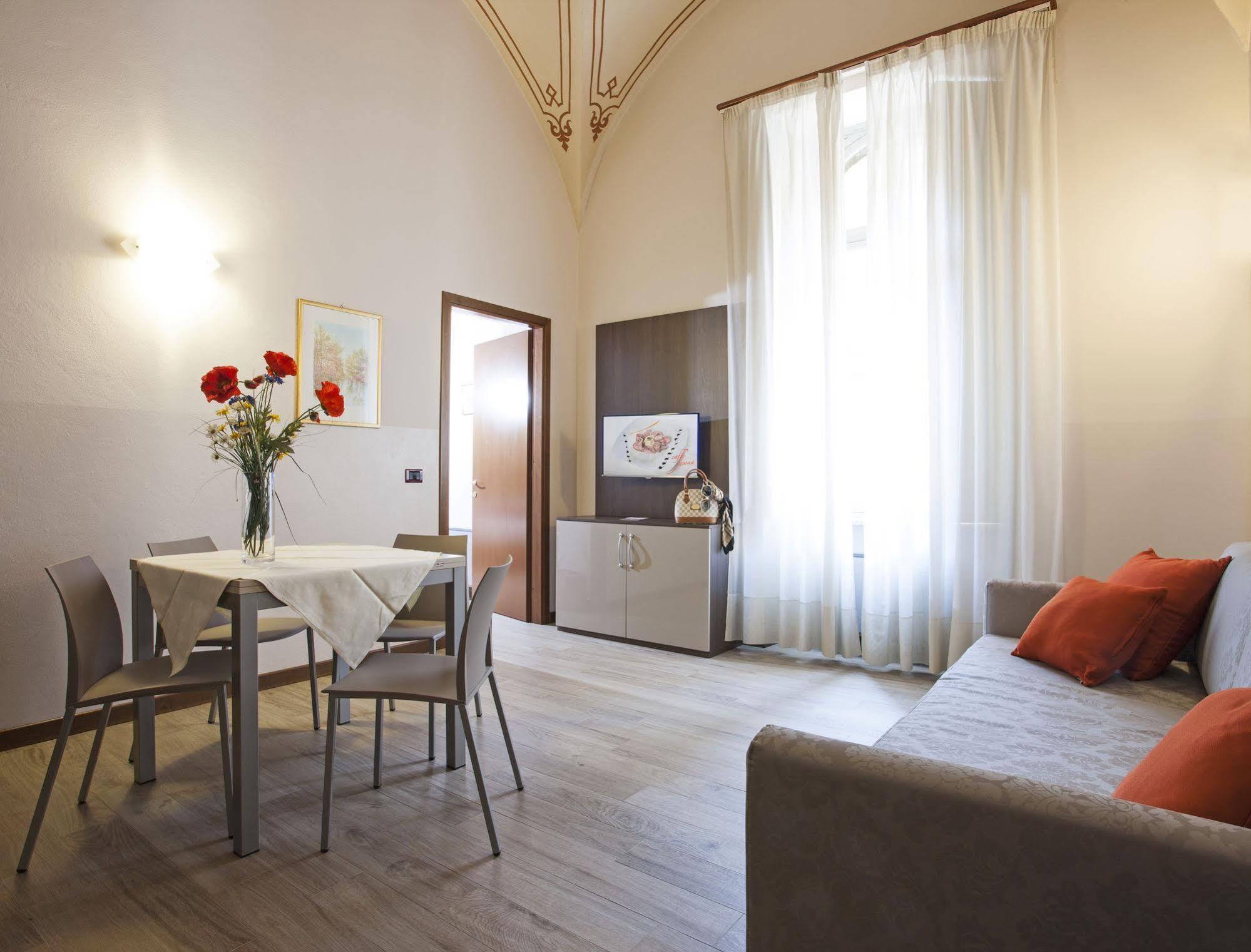 Residence Caffe Savona Альба Екстер'єр фото