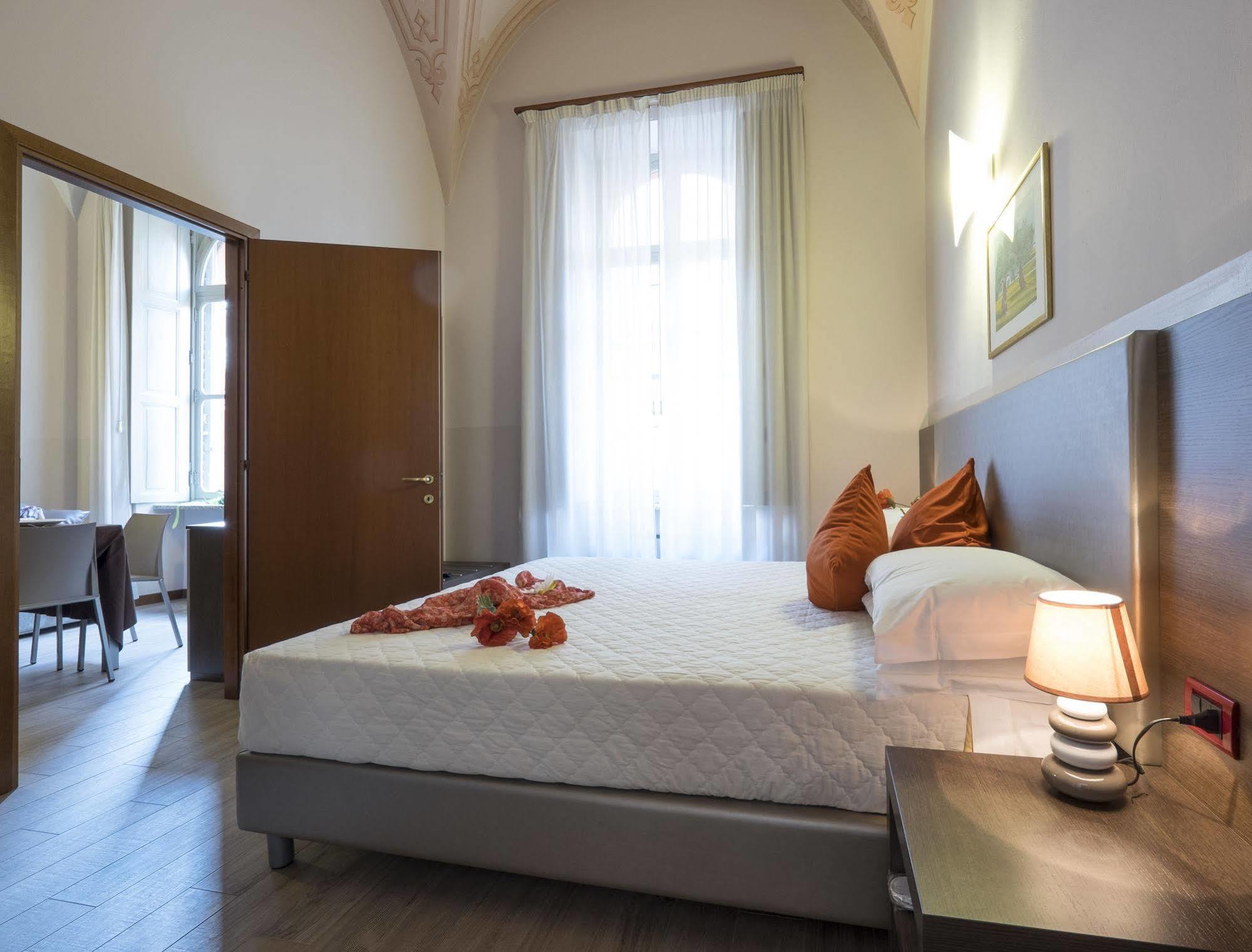 Residence Caffe Savona Альба Екстер'єр фото